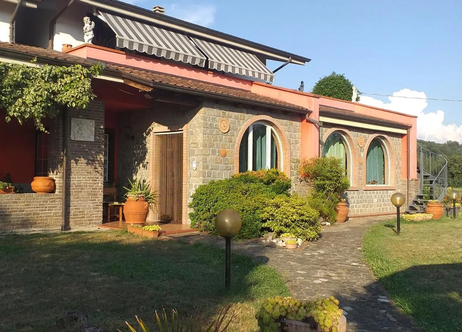 Villa Carla contacts